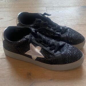 Time and Tru Black Glitter Sneakers with Star